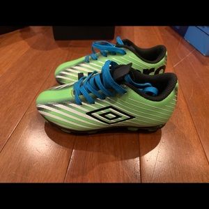 Toddler boys Umbro soccer cleats sz 9